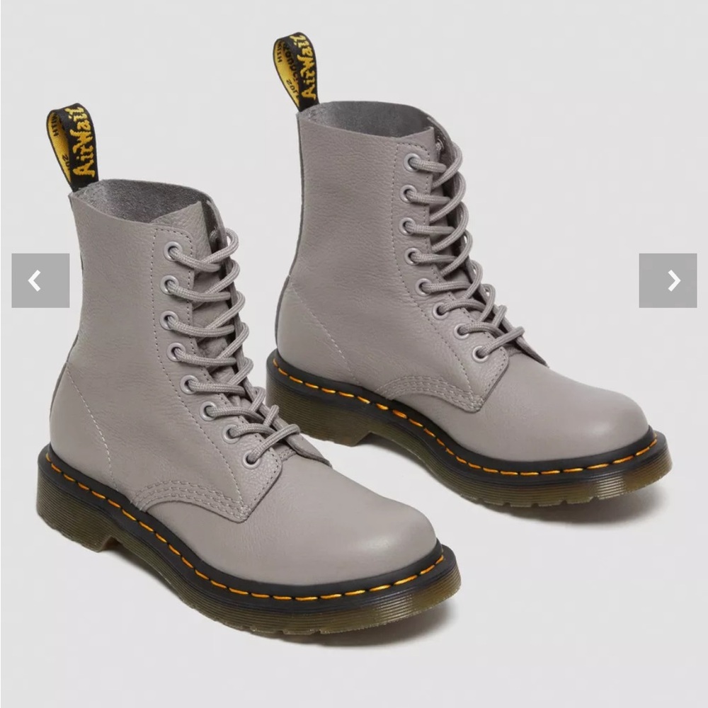 Dr. Marten’s 1460 WOMEN'S VIRGINIA LEATHER BOOTS